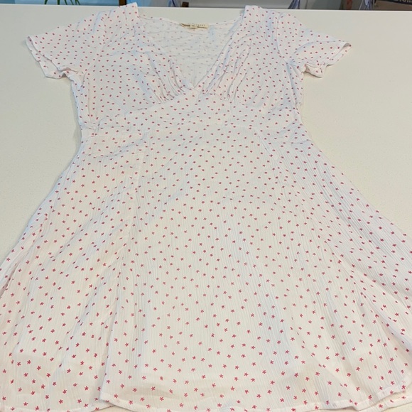 La Hearts Dresses & Skirts - la hearts white red star deep v-neck babydoll XS